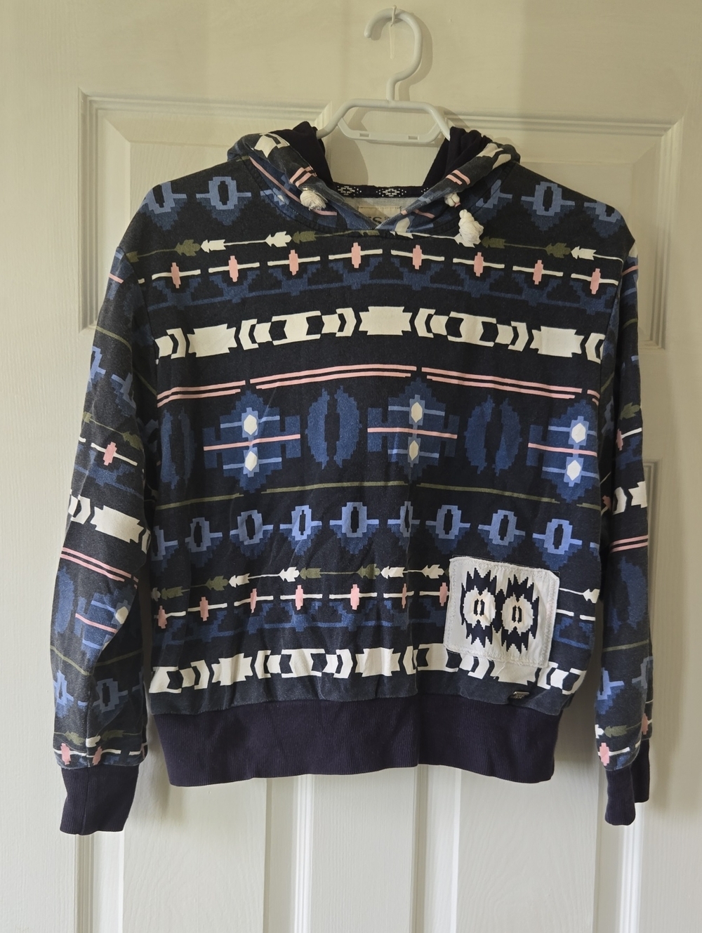 Aztec-Print Hooded Sweatshirt in Navy Blue, Pink & White